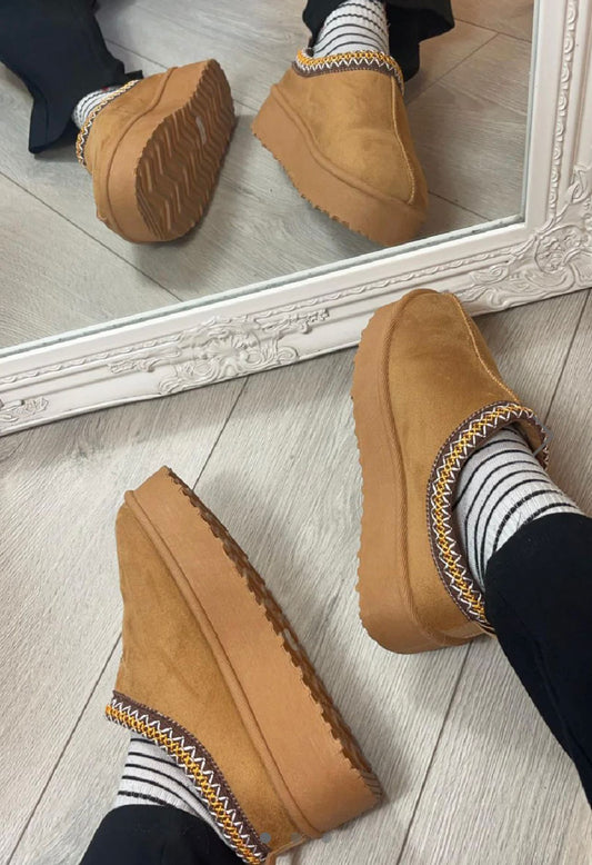 S-Chestnu Fluffy Platform Slippers